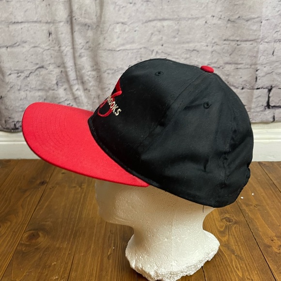 Vintage Yupoong black and red Garth Brooks SnapBack baseball cap - Picture 2 of 5